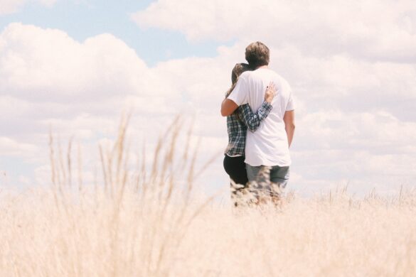Couple embracing in a wheat field, just know that choosing right makes a difference when choosing whom to date.